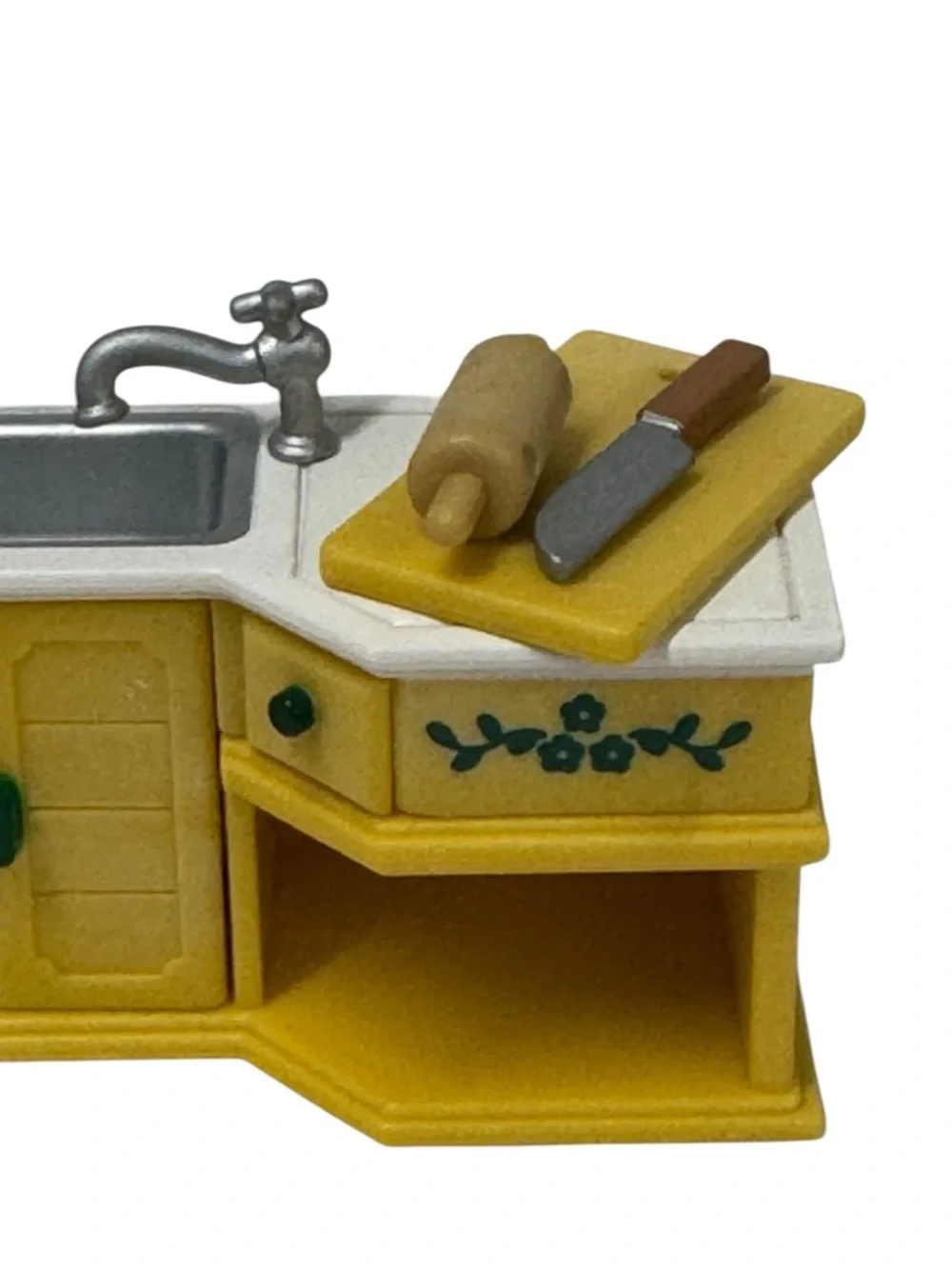 Sylvanian Families Calico Critters Kitchen Table Chairs Cabinet Sink Hutch Lot
